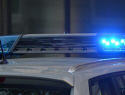 Une course-poursuite explosive : des voleurs de voitures abandonnent un sac de cannabis.