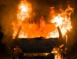 Fuite nocturne : sa voiture explose en essayant d’échapper aux gendarmes à 1h du matin