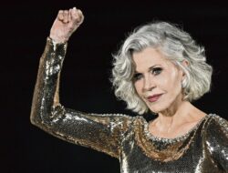 Jane Fonda relance le « Comité pour le Premier Amendement » contre la chasse aux sorcières trumpiste.